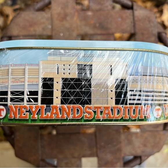 UNIVERSITY of Tennessee Vols Golf Set  NEYLAND STADIUM   Ca. 2000 - Picture 2 of 5
